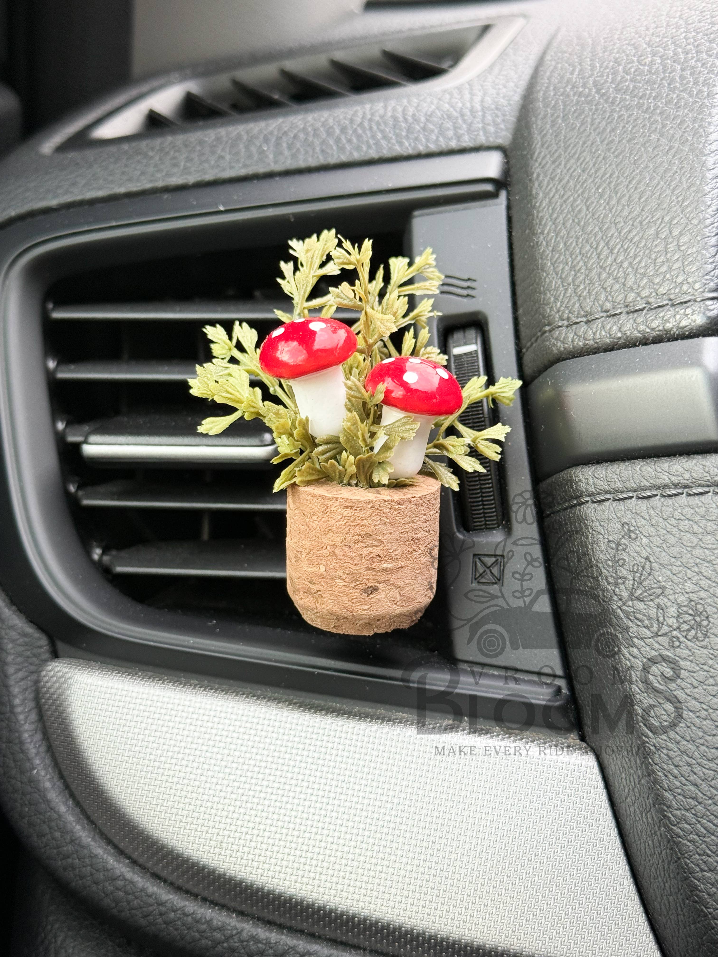 Mushroom Vent Clip Car Air Freshener Diffuser (Reusable): Warm & Woodsy Random Bestseller